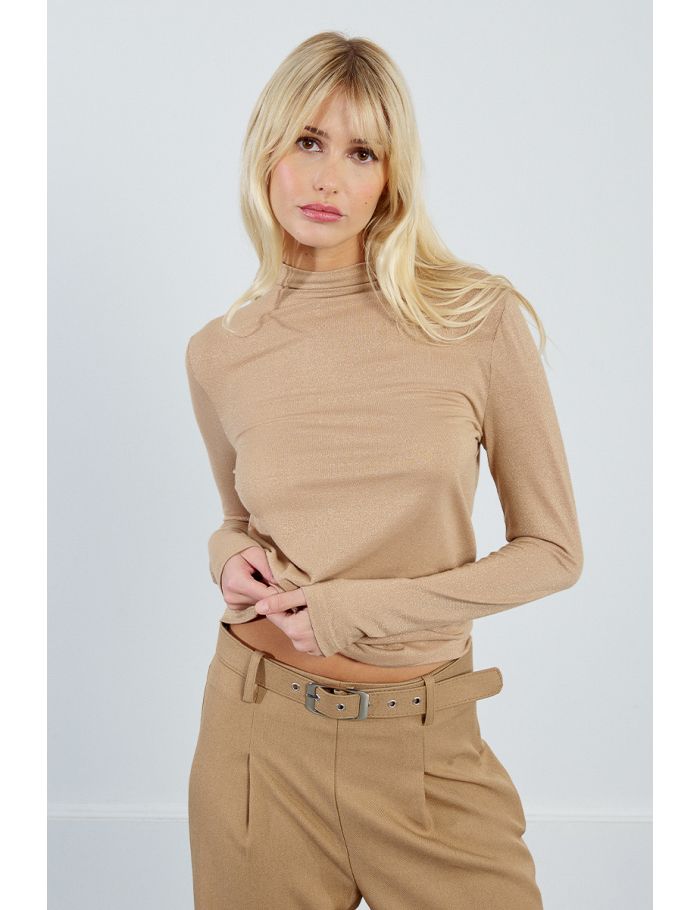 Iridescent undershirt