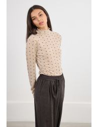 Thin bow undershirt