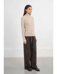 Thin bow undershirt