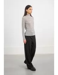 Thin bow undershirt