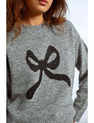 Pull en maille, motif nœud