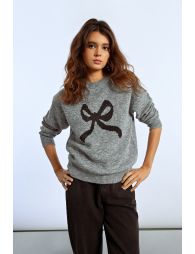 Pull en maille, motif nœud