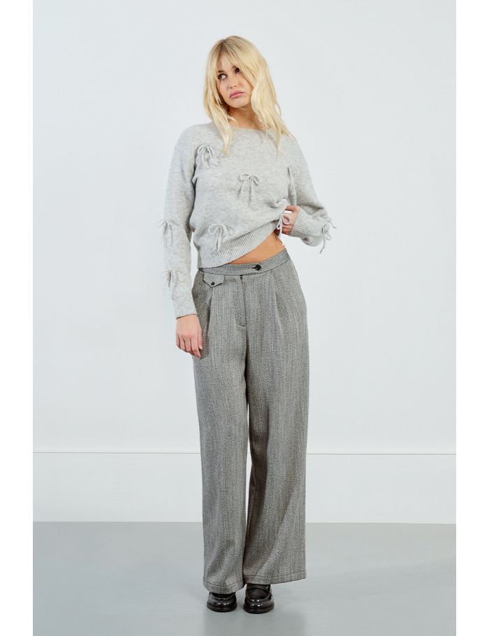 Embossed bow sweater