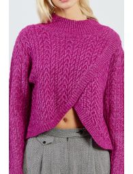 Pull croisé, en maille torsadée