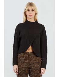 Pull croisé, en maille torsadée