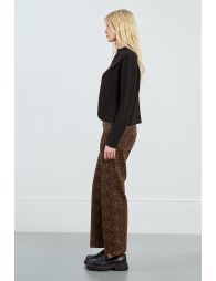 Pull croisé, en maille torsadée