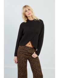Pull croisé, en maille torsadée