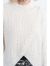 Pull croisé, en maille torsadée