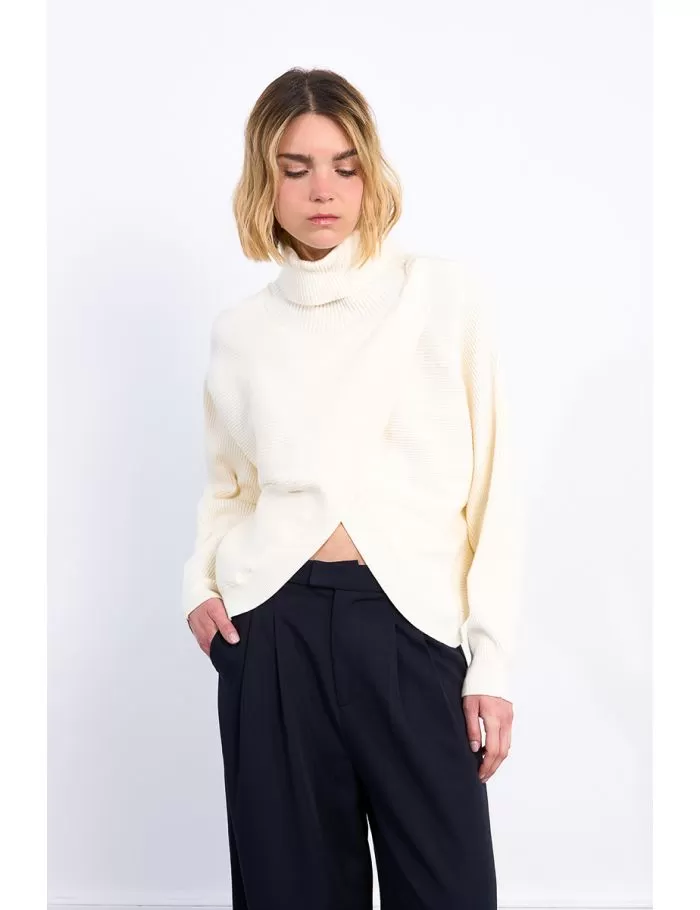 Pull croisé à col roulé