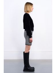 Pull duveteux, nœud brodé