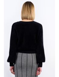Pull duveteux, nœud brodé