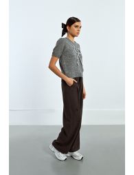 Short-sleeved sweater with sequin bow