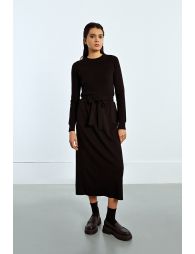 Long skirt, tie belt