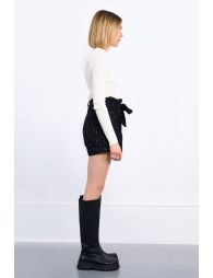 Shortcorto con estampado y lazada