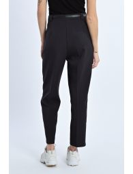 Carrot trousers with pleats