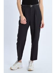 Carrot trousers with pleats
