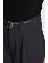 Carrot trousers with pleats
