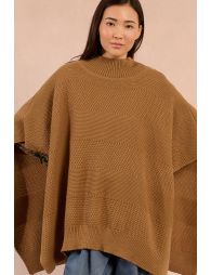 Ponchoasimétrico con cuello alto