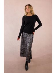 Fine knitted sweater, buttoned