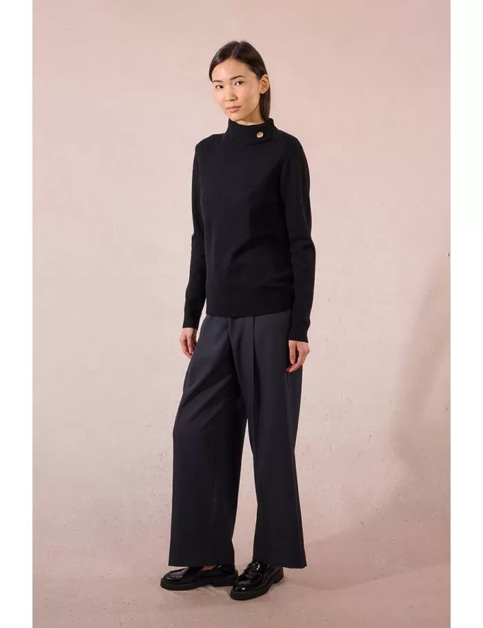 Pull col roulé boutonné