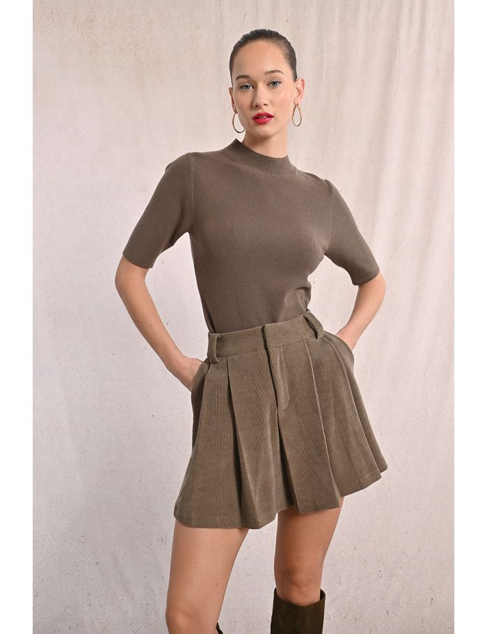 Ribbed short-sleeved sweater