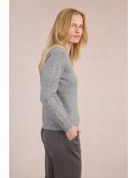 Sweater sprinkled with sequins
