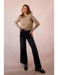 Sweater sprinkled with sequins