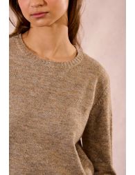 Sweater sprinkled with sequins