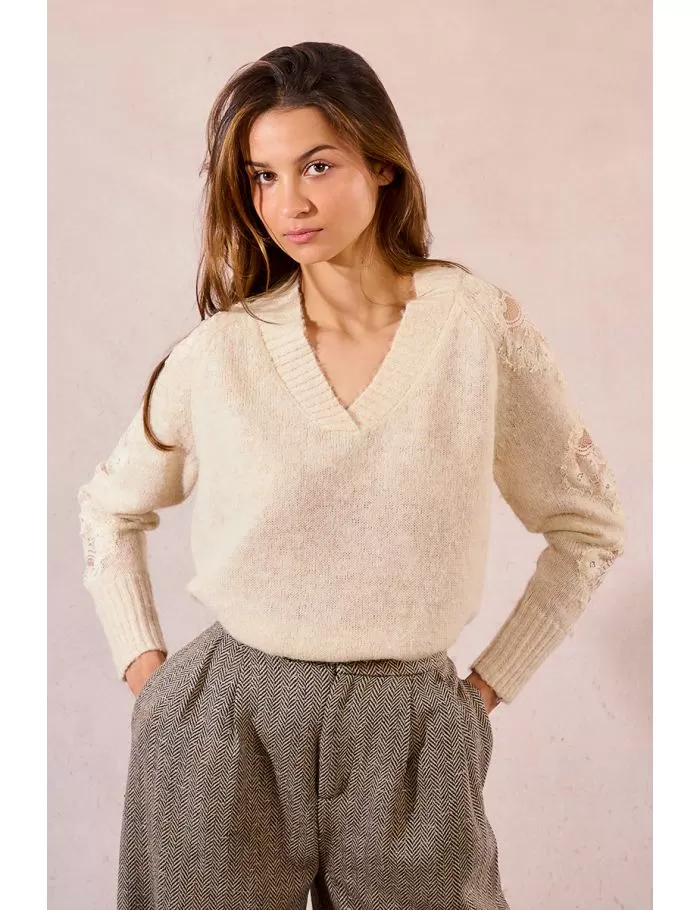 Pull manches ajourées en dentelle