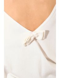 Knitted sweater, V-back