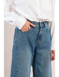 Pantalón de mujer vaquero, corte amplio ¨Balloon¨