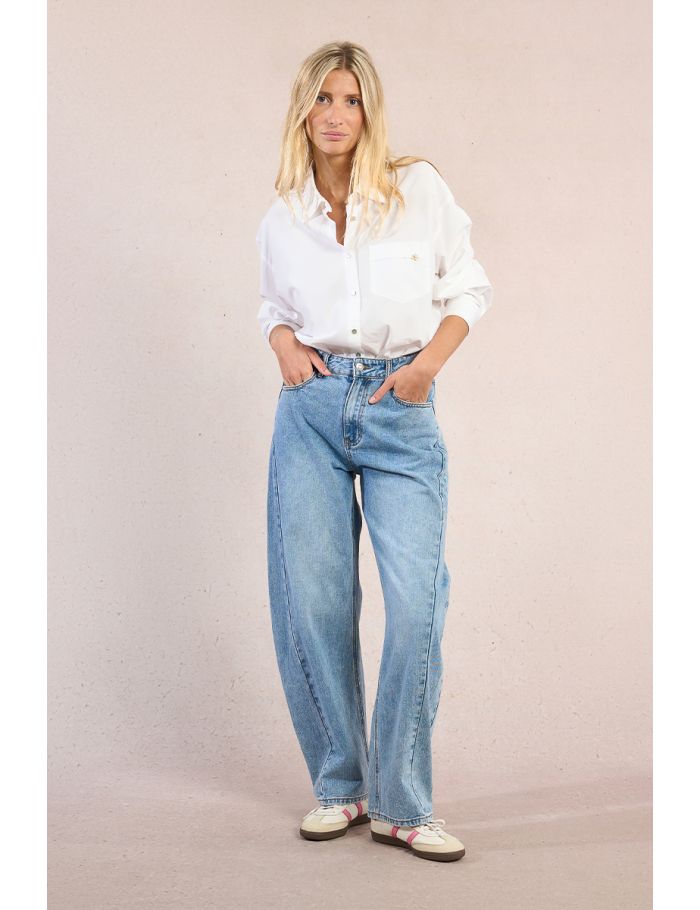 Pantalón de mujer vaquero, corte amplio ¨Balloon¨