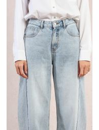 Pantalón de mujer vaquero, corte amplio ¨Balloon¨