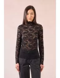 Top semi-transparent en dentelle