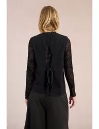 Pull sans manches, ouvert dans le dos