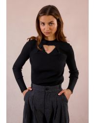 Knitted sweater with cut-out on the bust