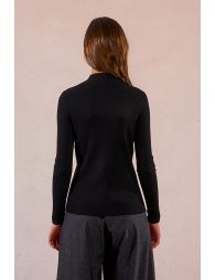Knitted sweater with cut-out on the bust