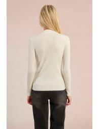 Knitted sweater with cut-out on the bust