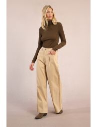 Wide pleated trousers