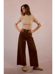 Wide pleated trousers