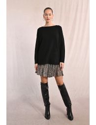 Straight knit sweater