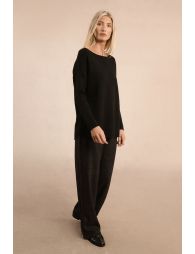 Straight knit sweater