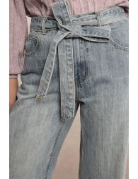 Denim droit ceinturé