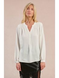 Flowing blouse with button-down collar