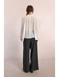 Blouse col lavallière à plumetis
