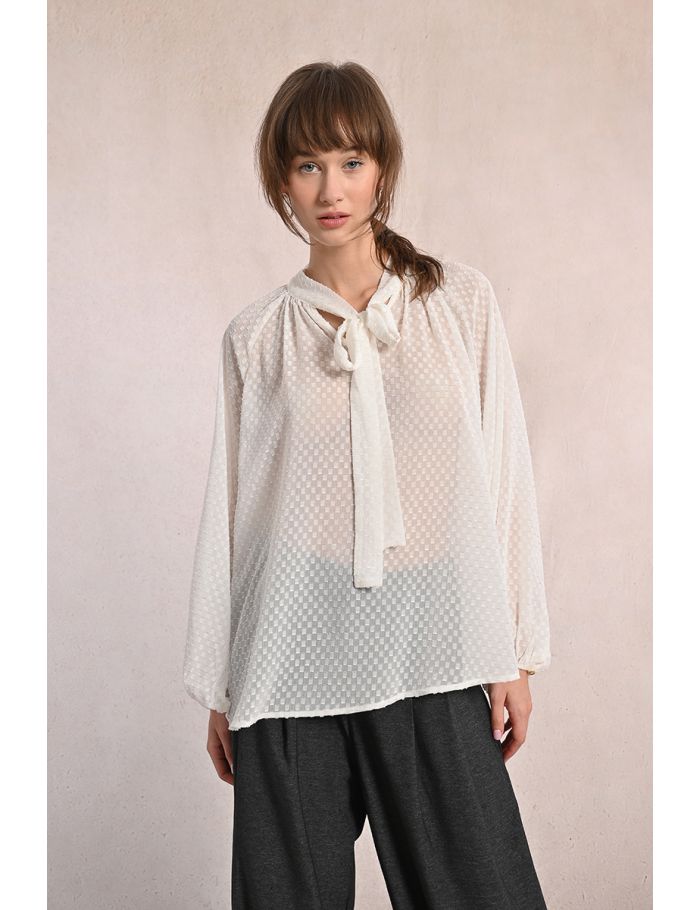 Blouse col lavallière à plumetis