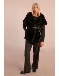 Fur-effect sleeveless jacket