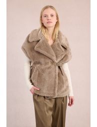 Fur-effect sleeveless jacket
