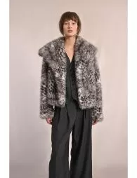 Veste courte en fausse fourrure