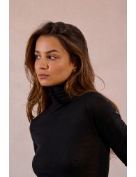 Thin turtleneck